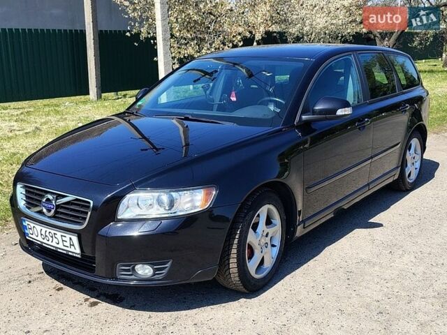 Черный Вольво В50, объемом двигателя 1.6 л и пробегом 258 тыс. км за 7300 $, фото 1 на Automoto.ua