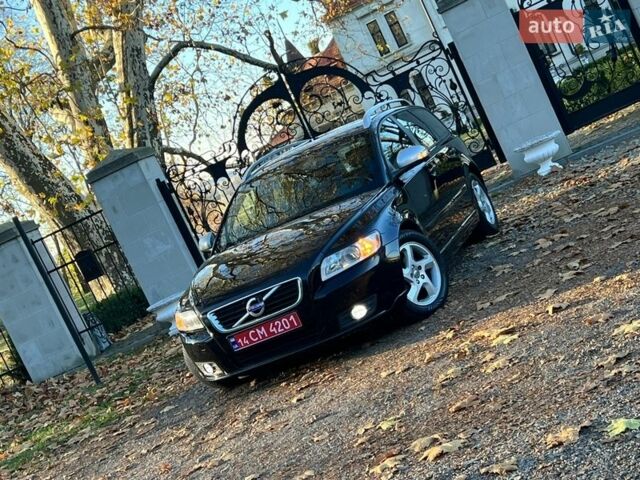 Черный Вольво В50, объемом двигателя 1.6 л и пробегом 225 тыс. км за 6900 $, фото 1 на Automoto.ua