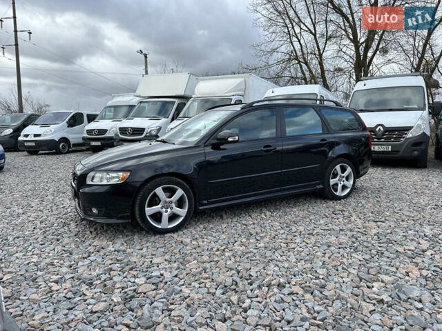 Черный Вольво В50, объемом двигателя 1.6 л и пробегом 189 тыс. км за 8000 $, фото 1 на Automoto.ua
