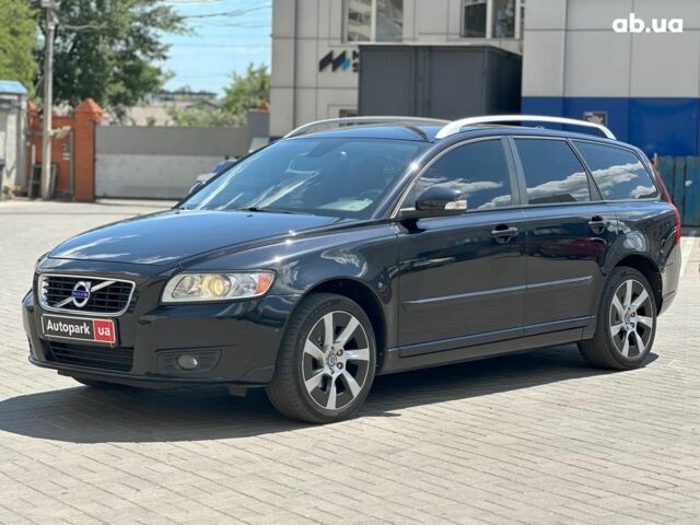 Чорний Вольво V50, об'ємом двигуна 1.6 л та пробігом 235 тис. км за 8990 $, фото 1 на Automoto.ua