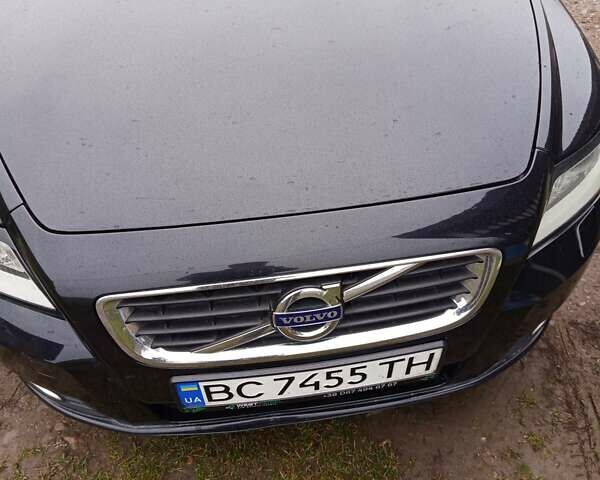 Черный Вольво В50, объемом двигателя 1.56 л и пробегом 248 тыс. км за 8400 $, фото 1 на Automoto.ua