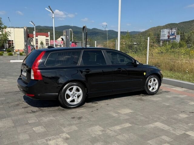 Чорний Вольво V50, об'ємом двигуна 1.6 л та пробігом 251 тис. км за 8500 $, фото 1 на Automoto.ua