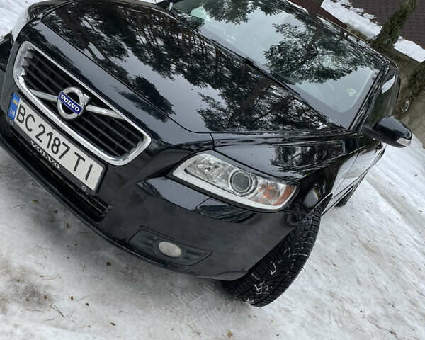Чорний Вольво V50, об'ємом двигуна 1.6 л та пробігом 227 тис. км за 7800 $, фото 1 на Automoto.ua