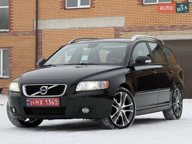 Чорний Вольво V50, об'ємом двигуна 2 л та пробігом 187 тис. км за 10800 $, фото 1 на Automoto.ua
