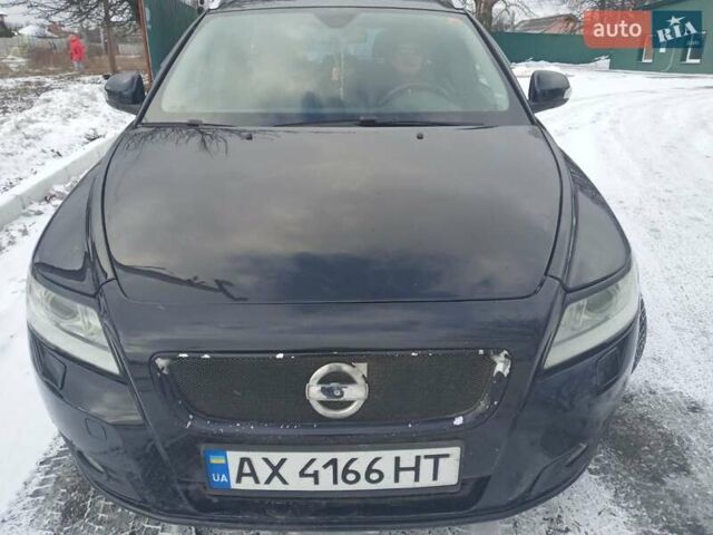 Черный Вольво В50, объемом двигателя 1.6 л и пробегом 282 тыс. км за 7600 $, фото 1 на Automoto.ua