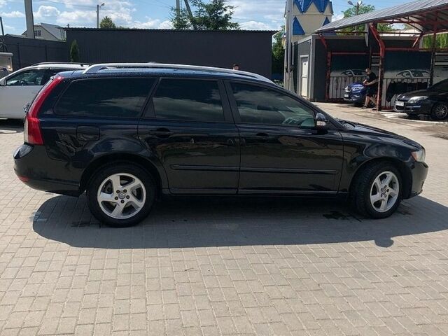 Чорний Вольво V50, об'ємом двигуна 1.6 л та пробігом 274 тис. км за 7800 $, фото 1 на Automoto.ua