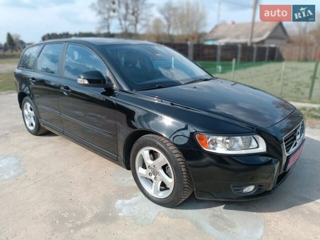 Чорний Вольво V50, об'ємом двигуна 2 л та пробігом 228 тис. км за 10200 $, фото 1 на Automoto.ua