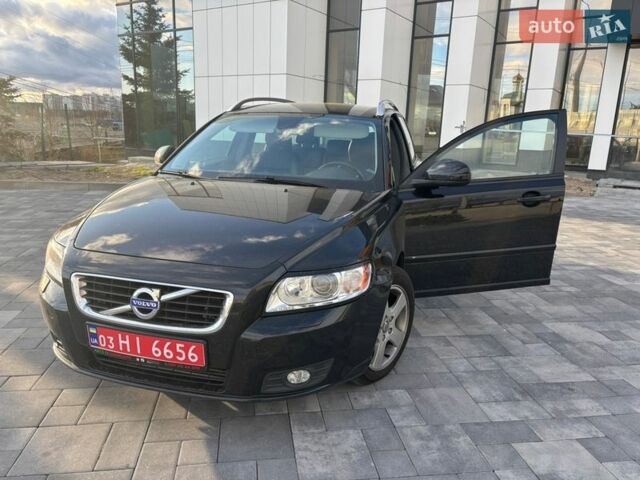 Черный Вольво В50, объемом двигателя 2 л и пробегом 170 тыс. км за 11500 $, фото 1 на Automoto.ua