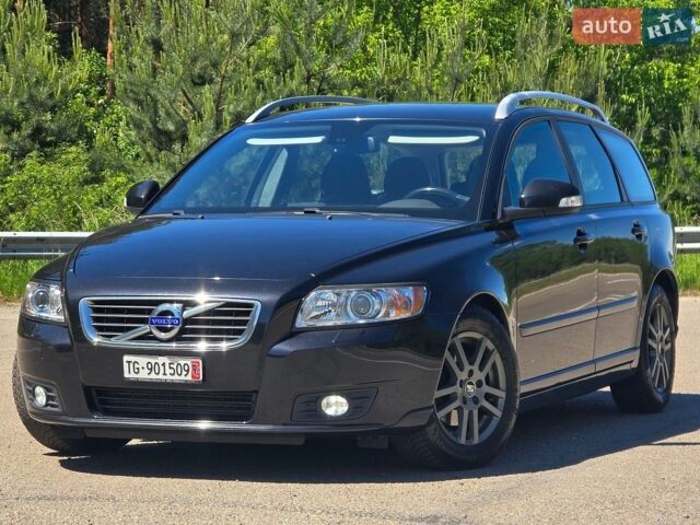 Чорний Вольво V50, об'ємом двигуна 1.6 л та пробігом 259 тис. км за 7999 $, фото 1 на Automoto.ua