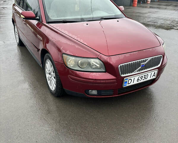 Червоний Вольво V50, об'ємом двигуна 2 л та пробігом 300 тис. км за 3900 $, фото 1 на Automoto.ua