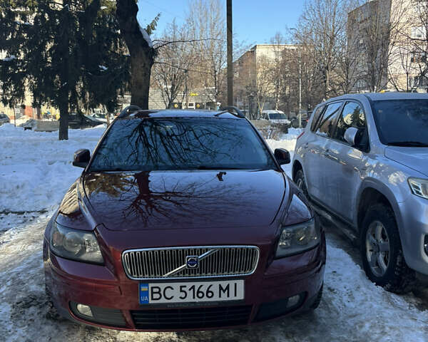 Червоний Вольво V50, об'ємом двигуна 1.6 л та пробігом 340 тис. км за 5200 $, фото 1 на Automoto.ua