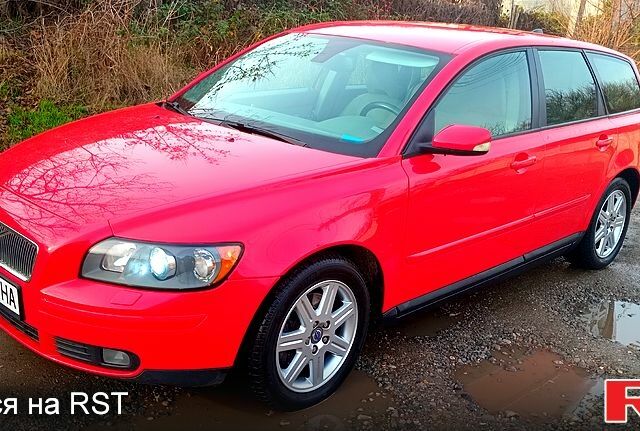 Красный Вольво В50, объемом двигателя 2 л и пробегом 0 тыс. км за 2500 $, фото 1 на Automoto.ua