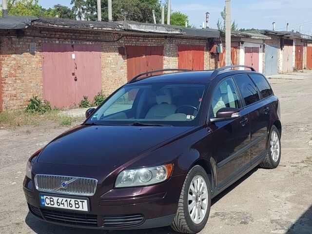 Красный Вольво В50, объемом двигателя 2 л и пробегом 282 тыс. км за 6000 $, фото 1 на Automoto.ua