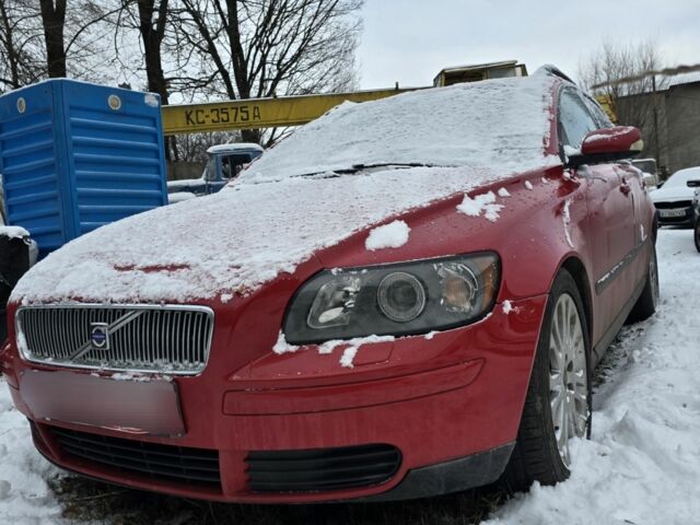 Червоний Вольво V50, об'ємом двигуна 2 л та пробігом 341 тис. км за 2400 $, фото 1 на Automoto.ua