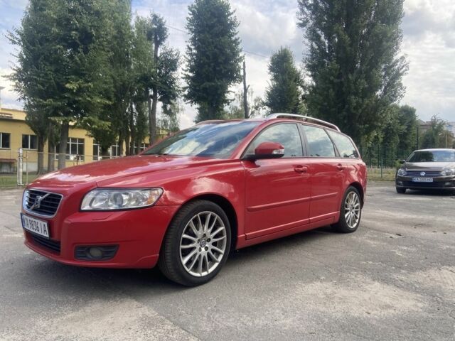 Червоний Вольво V50, об'ємом двигуна 1.6 л та пробігом 306 тис. км за 6391 $, фото 1 на Automoto.ua