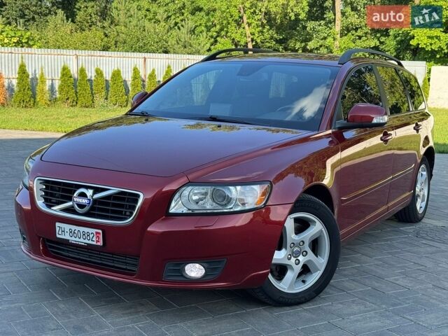 Червоний Вольво V50, об'ємом двигуна 2 л та пробігом 229 тис. км за 9999 $, фото 1 на Automoto.ua