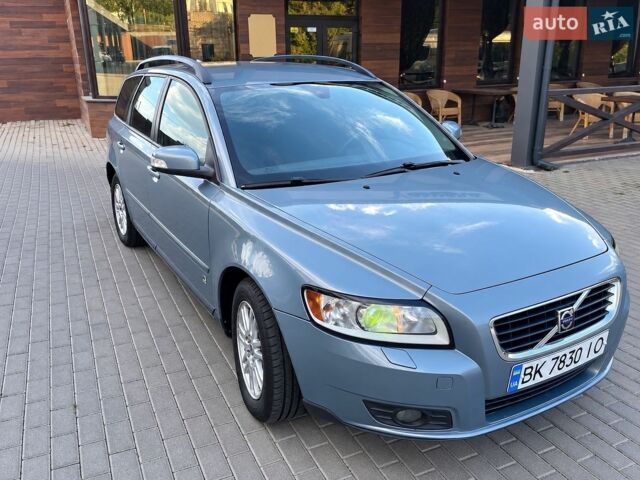 Вольво В50, объемом двигателя 1.6 л и пробегом 205 тыс. км за 4950 $, фото 1 на Automoto.ua