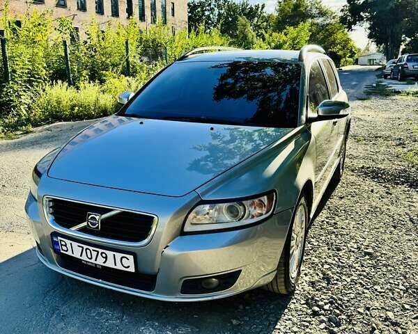 Вольво V50, об'ємом двигуна 2.4 л та пробігом 305 тис. км за 7800 $, фото 1 на Automoto.ua