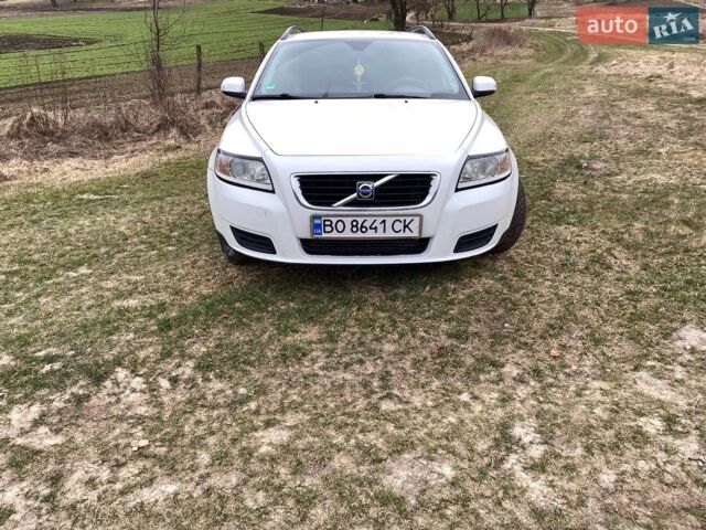 Вольво В50, объемом двигателя 1.6 л и пробегом 320 тыс. км за 6000 $, фото 1 на Automoto.ua