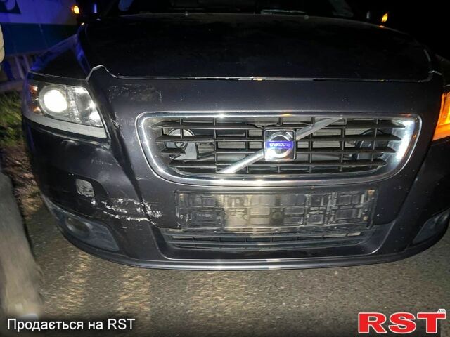 Вольво В50, объемом двигателя 1.6 л и пробегом 310 тыс. км за 2500 $, фото 1 на Automoto.ua