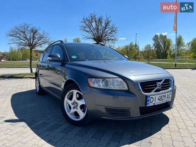 Вольво В50, объемом двигателя 2 л и пробегом 270 тыс. км за 6950 $, фото 1 на Automoto.ua