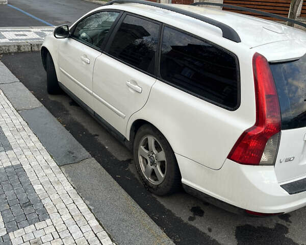 Вольво В50, объемом двигателя 1.6 л и пробегом 230 тыс. км за 7000 $, фото 1 на Automoto.ua