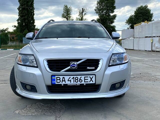 Вольво V50, об'ємом двигуна 2 л та пробігом 273 тис. км за 8300 $, фото 1 на Automoto.ua