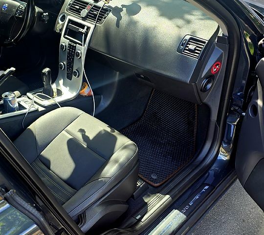 Вольво V50, об'ємом двигуна 1.6 л та пробігом 255 тис. км за 7100 $, фото 1 на Automoto.ua