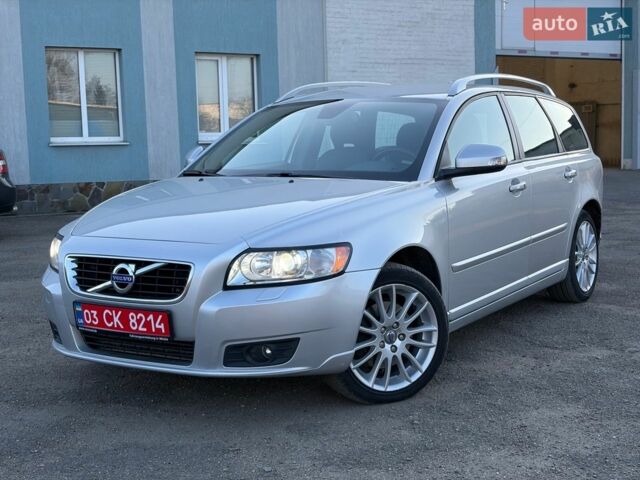 Вольво В50, объемом двигателя 2 л и пробегом 274 тыс. км за 9500 $, фото 1 на Automoto.ua