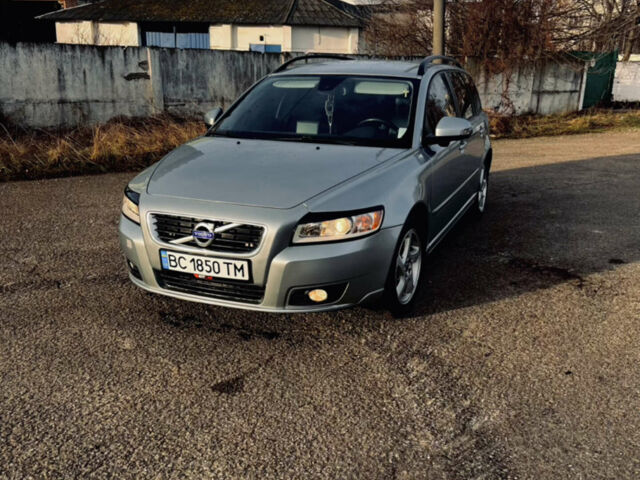 Вольво В50, объемом двигателя 1.6 л и пробегом 240 тыс. км за 8000 $, фото 1 на Automoto.ua