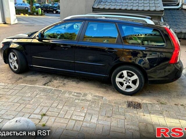 Вольво В50, объемом двигателя 1.6 л и пробегом 300 тыс. км за 7500 $, фото 1 на Automoto.ua