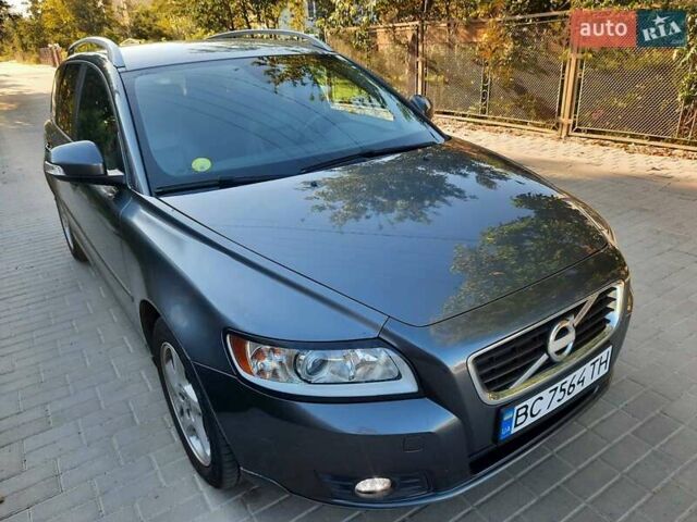 Вольво В50, объемом двигателя 1.56 л и пробегом 233 тыс. км за 9500 $, фото 1 на Automoto.ua