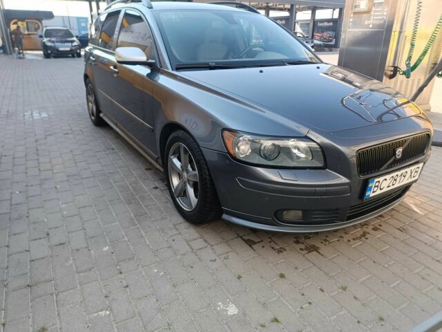 Сірий Вольво V50, об'ємом двигуна 2 л та пробігом 290 тис. км за 4188 $, фото 1 на Automoto.ua