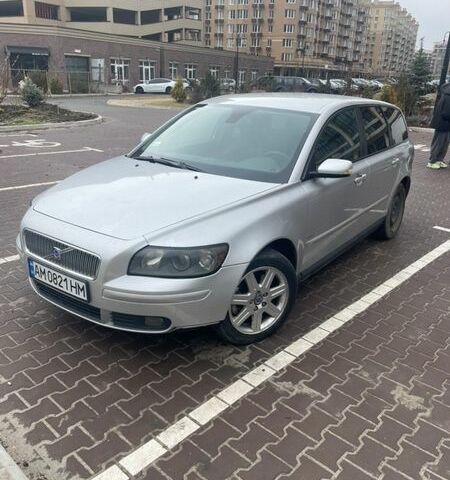Сірий Вольво V50, об'ємом двигуна 2 л та пробігом 350 тис. км за 4200 $, фото 1 на Automoto.ua