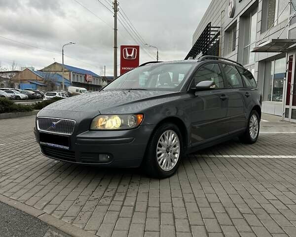 Сірий Вольво V50, об'ємом двигуна 2 л та пробігом 290 тис. км за 6400 $, фото 1 на Automoto.ua