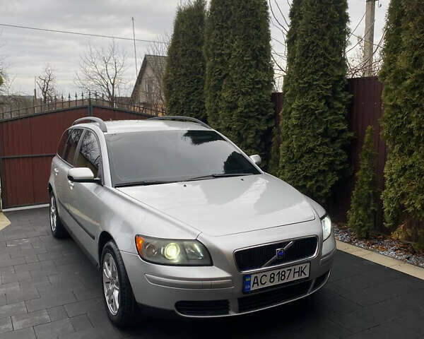 Сірий Вольво V50, об'ємом двигуна 2 л та пробігом 305 тис. км за 4900 $, фото 1 на Automoto.ua