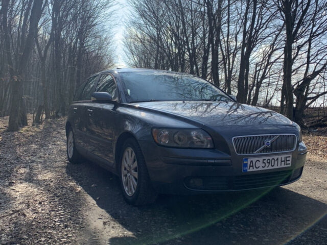 Сірий Вольво V50, об'ємом двигуна 2 л та пробігом 412 тис. км за 4800 $, фото 1 на Automoto.ua