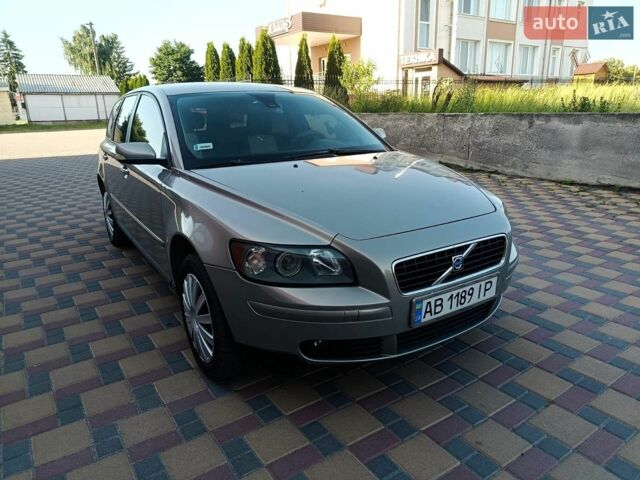 Сірий Вольво V50, об'ємом двигуна 2 л та пробігом 306 тис. км за 5700 $, фото 1 на Automoto.ua