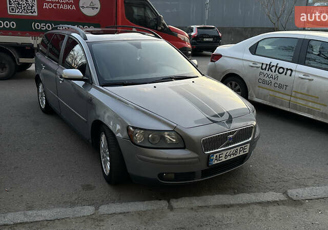 Сірий Вольво V50, об'ємом двигуна 2 л та пробігом 280 тис. км за 5000 $, фото 1 на Automoto.ua