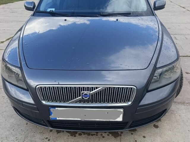Сірий Вольво V50, об'ємом двигуна 2 л та пробігом 300 тис. км за 2611 $, фото 1 на Automoto.ua