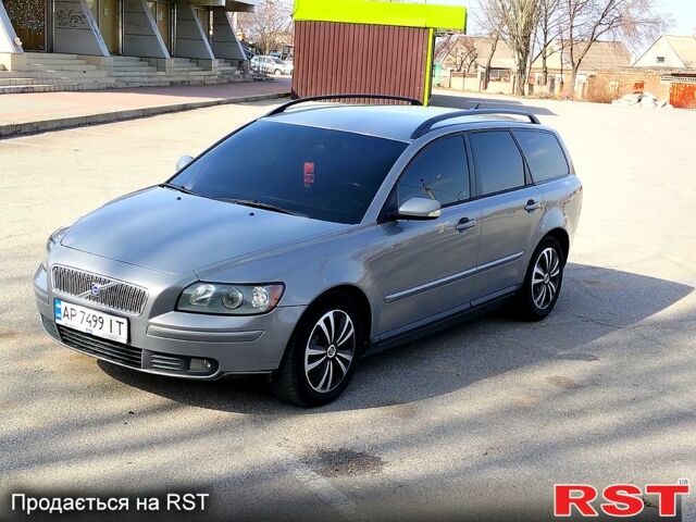 Сірий Вольво V50, об'ємом двигуна 2 л та пробігом 320 тис. км за 4999 $, фото 1 на Automoto.ua