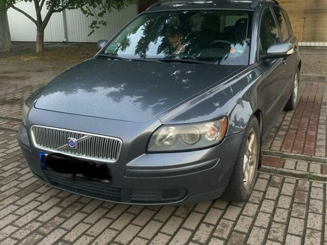 Сірий Вольво V50, об'ємом двигуна 2 л та пробігом 359 тис. км за 3871 $, фото 1 на Automoto.ua
