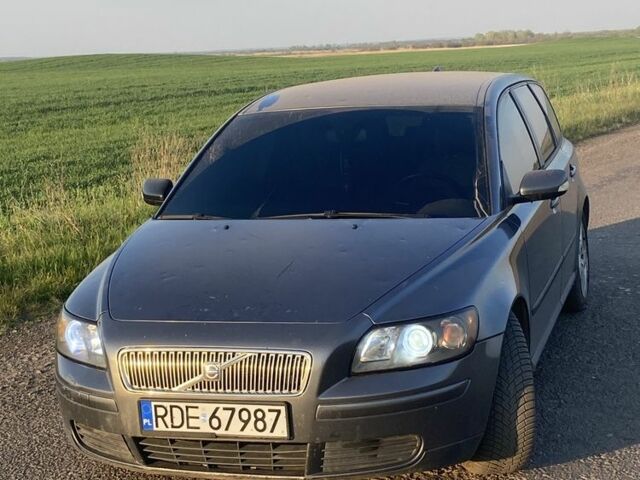 Серый Вольво В50, объемом двигателя 2 л и пробегом 271 тыс. км за 2900 $, фото 1 на Automoto.ua