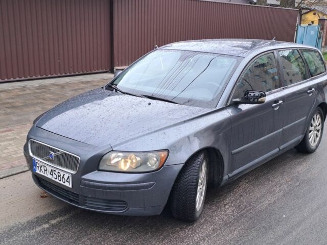Сірий Вольво V50, об'ємом двигуна 2 л та пробігом 450 тис. км за 2800 $, фото 1 на Automoto.ua