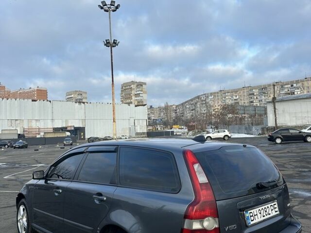 Серый Вольво В50, объемом двигателя 1.6 л и пробегом 238 тыс. км за 4300 $, фото 1 на Automoto.ua