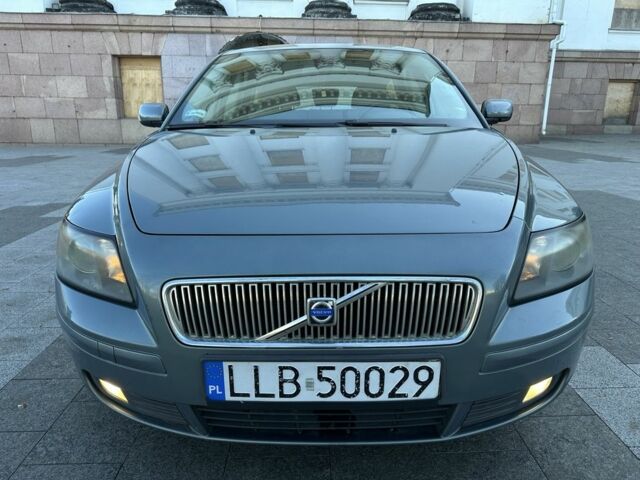 Серый Вольво В50, объемом двигателя 2 л и пробегом 403 тыс. км за 3000 $, фото 1 на Automoto.ua