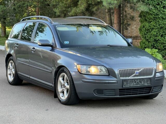 Сірий Вольво V50, об'ємом двигуна 2 л та пробігом 359 тис. км за 3754 $, фото 1 на Automoto.ua