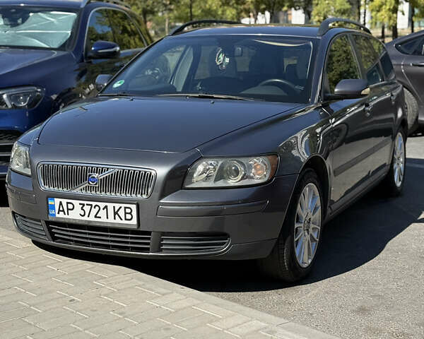 Серый Вольво В50, объемом двигателя 1.8 л и пробегом 130 тыс. км за 5100 $, фото 1 на Automoto.ua