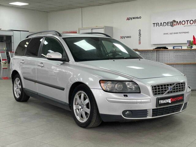 Серый Вольво В50, объемом двигателя 2 л и пробегом 400 тыс. км за 4490 $, фото 1 на Automoto.ua