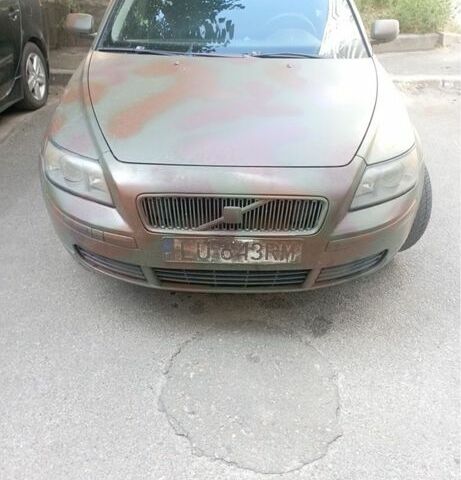 Сірий Вольво V50, об'ємом двигуна 2 л та пробігом 330 тис. км за 2507 $, фото 1 на Automoto.ua